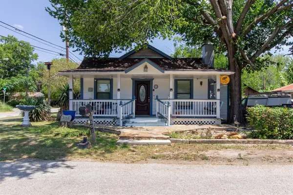 301 Holly Ave, Luling, TX 78648
