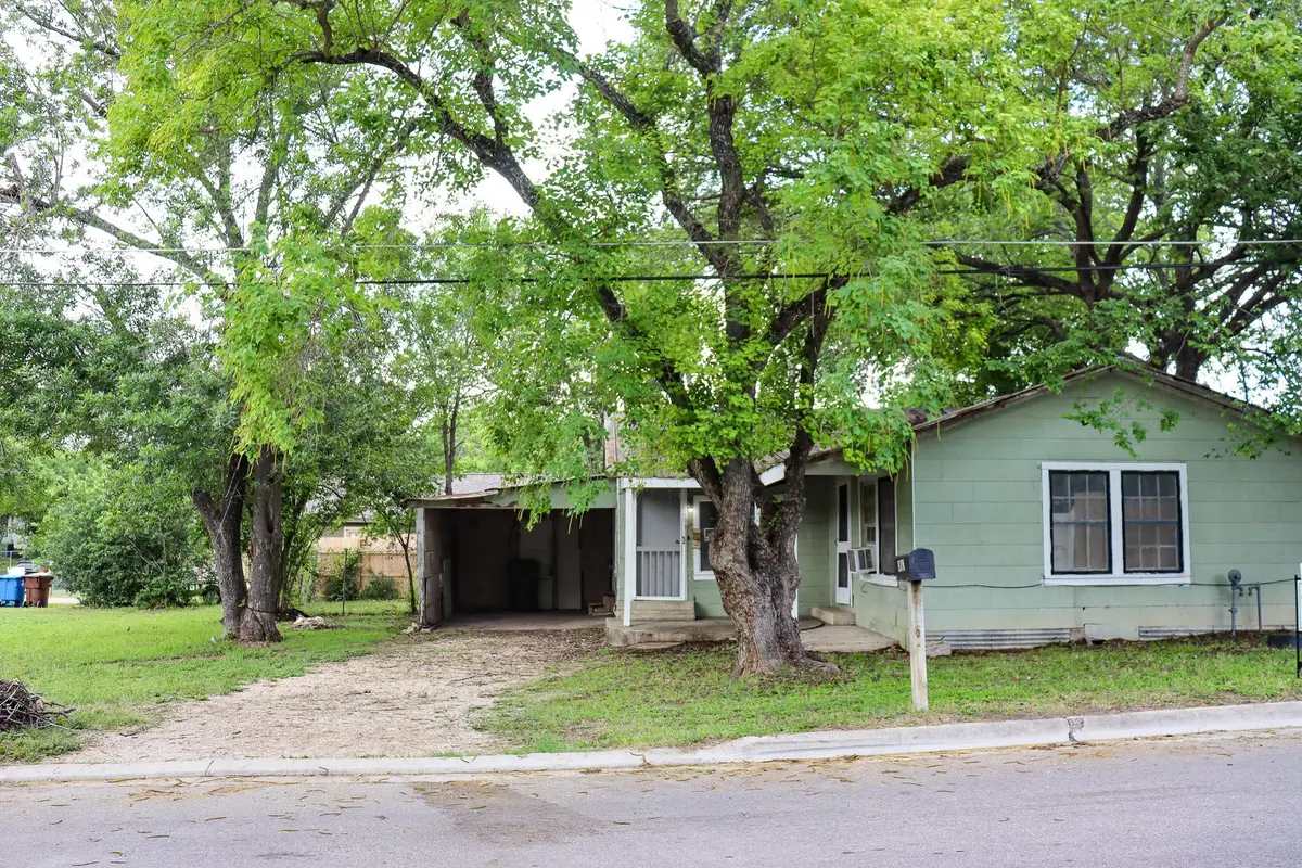 803 Third St, Lockhart, TX 78644 - #1