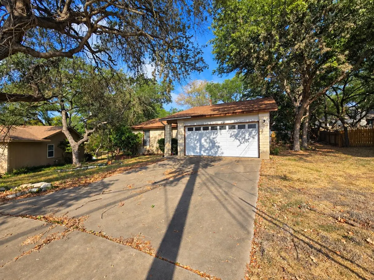 2011 Castle Creek Dr, San Marcos, TX 78666 - #1