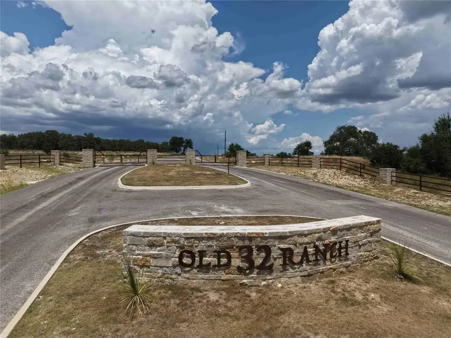 623 Whiskey Trl, Blanco, TX 78606 - #2