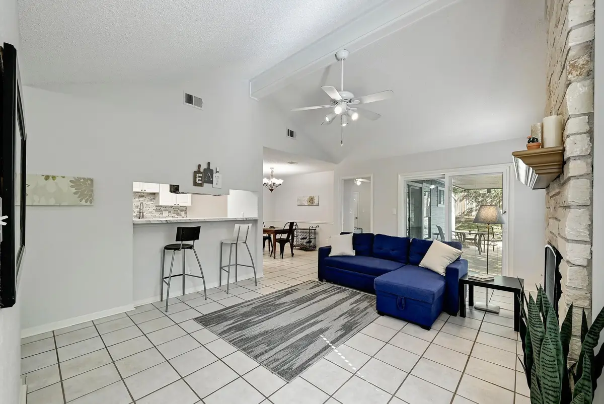 275 Mooring Cir #B, Lakeway, TX 78734 - #1
