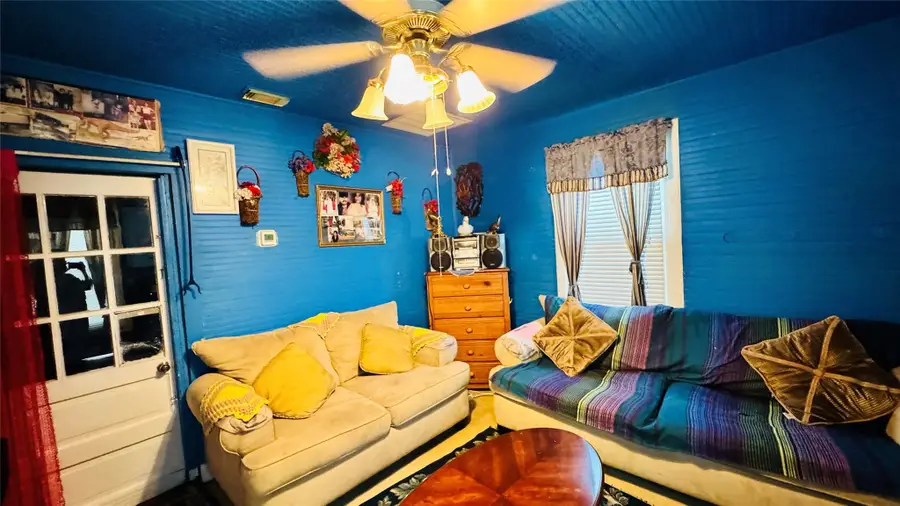 1604 S Pine St, Georgetown, TX 78626 - #3