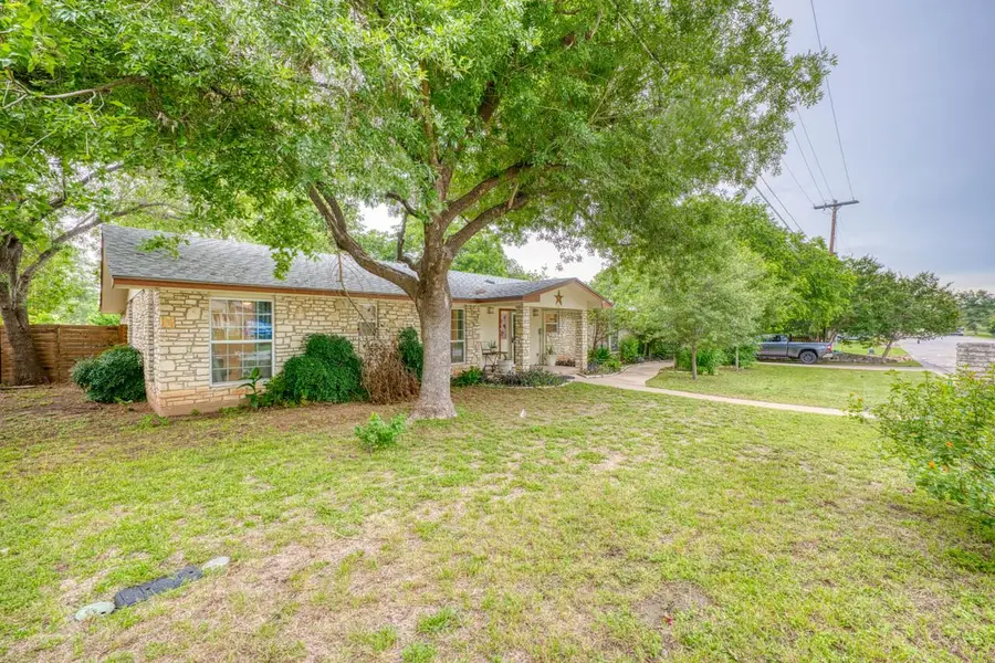 301 6th St, Marble Falls, TX 78654 - #2