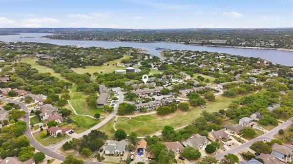 512 Palmer Dr, Lago Vista, TX 78645