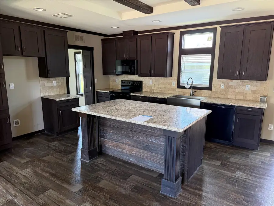 1712 17th St, Hondo, TX 78861 - #3