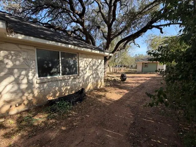 207 S Creek St, Fredericksburg, TX 78624 - #3