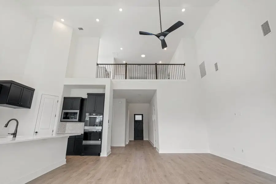 1313 Robin Trl, Round Rock, TX 78681 - #3