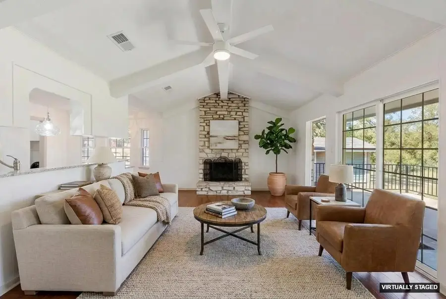 142 Lakeshore Dr, Horseshoe Bay, TX 78657 - #3