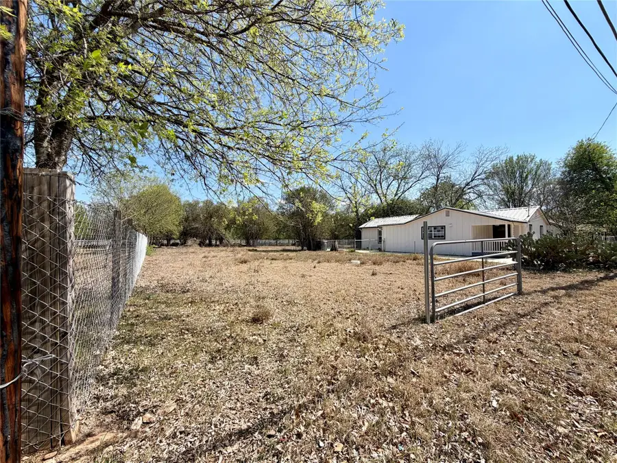 1117 Gravel St, San Marcos, TX 78666 - #3