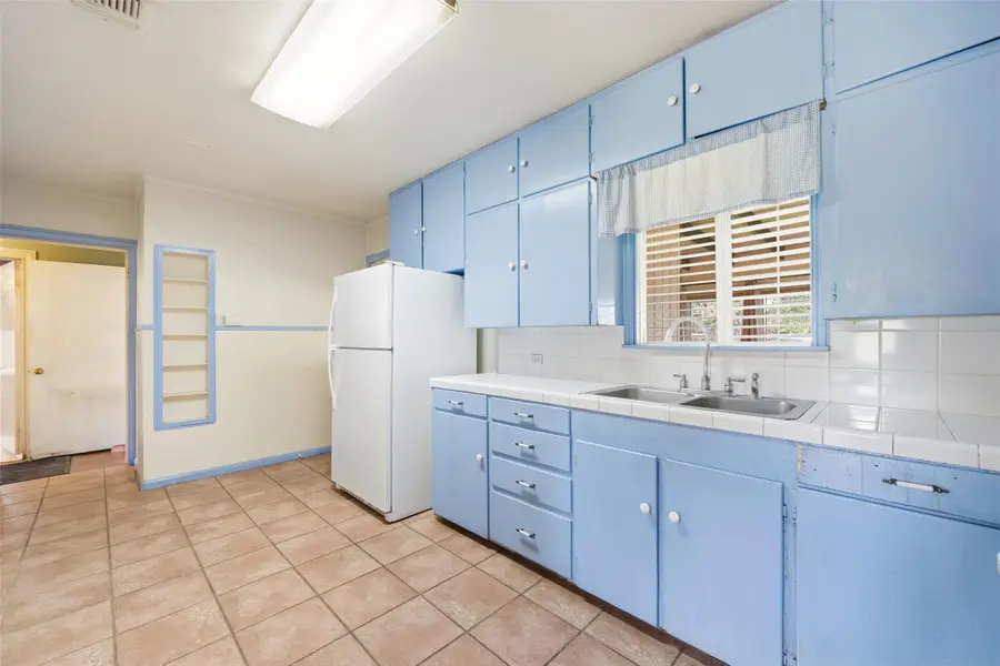 107 W Holland St, San Marcos, TX 78666 - #2