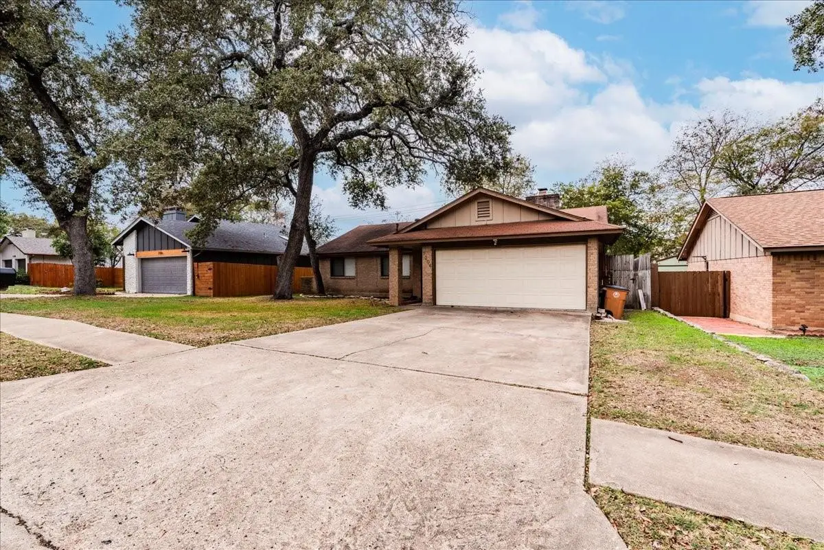 7204 Towering Oaks Dr, Austin, TX 78745 - #1