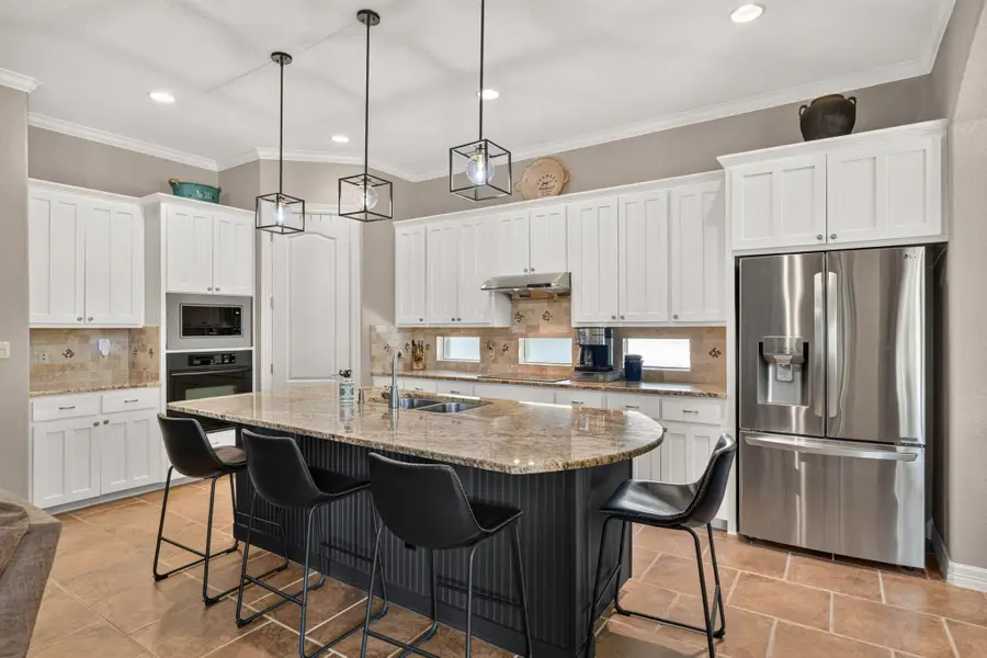 16 Swiftwater Trl, The Hills, TX 78738 - #3