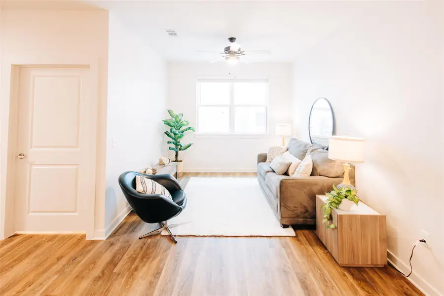 7051 Meadow Lake Blvd #17103, Austin, TX 78744 - #3