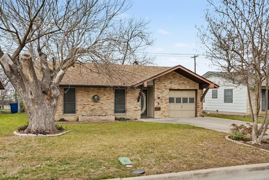 8516 Woodstone Dr, Austin, TX 78757 - Image #2