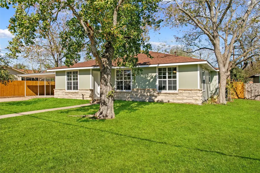 347 Monroe St, Giddings, TX 78942 - Image #2