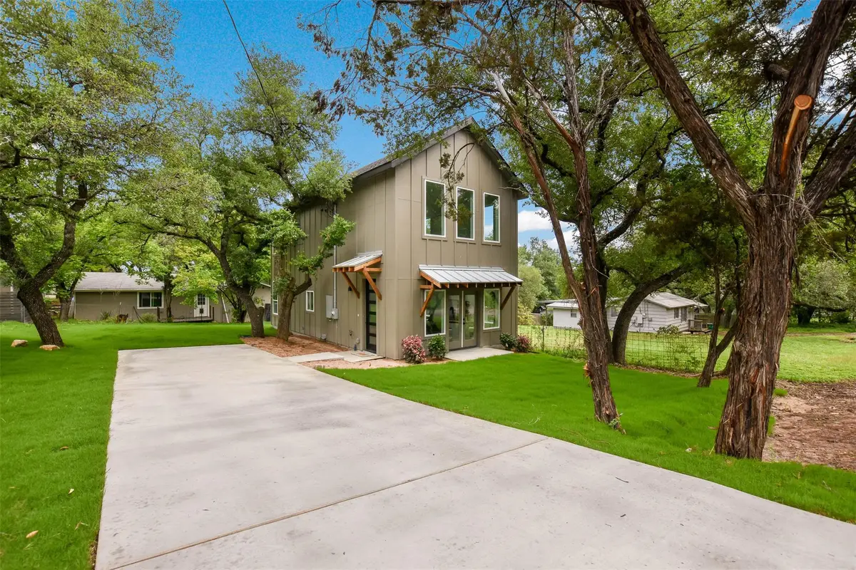 10901 W Lakeview Dr, Jonestown, TX 78645 - #1