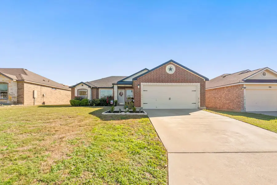 137 Lignite Dr, Jarrell, TX 76537 - Image #3