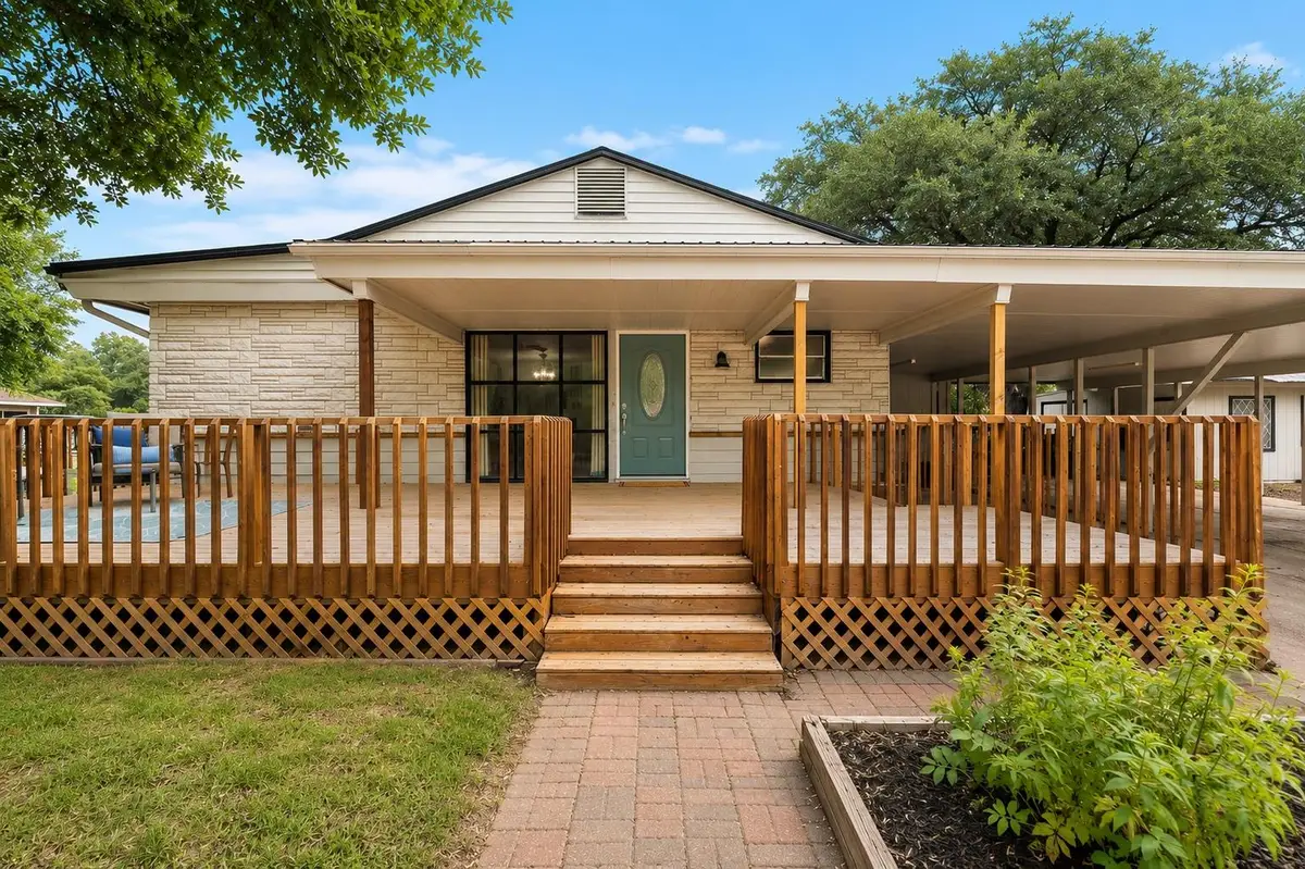 1700 W 7th St, Taylor, TX 76574 - #1