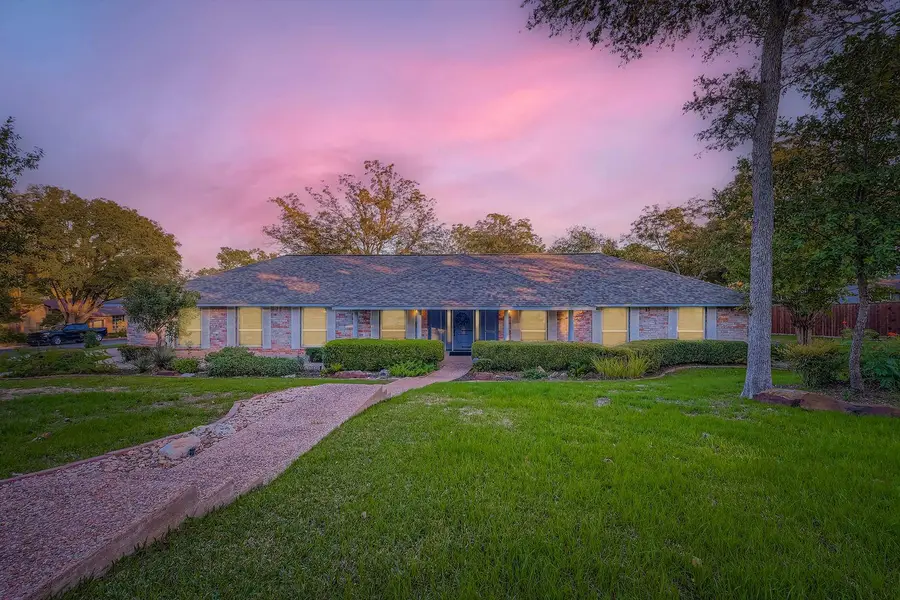 9201 Heatherwood Dr, Austin, TX 78748 - Image #2