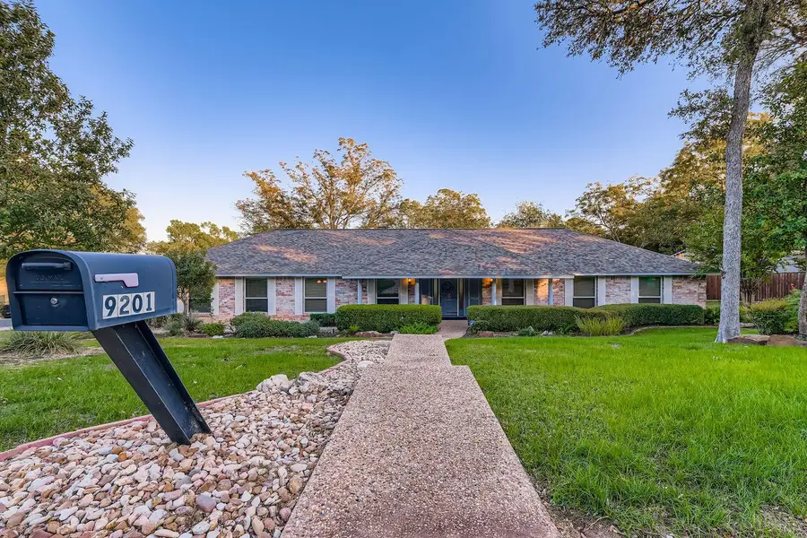 9201 Heatherwood Dr, Austin, TX 78748 - Image #3