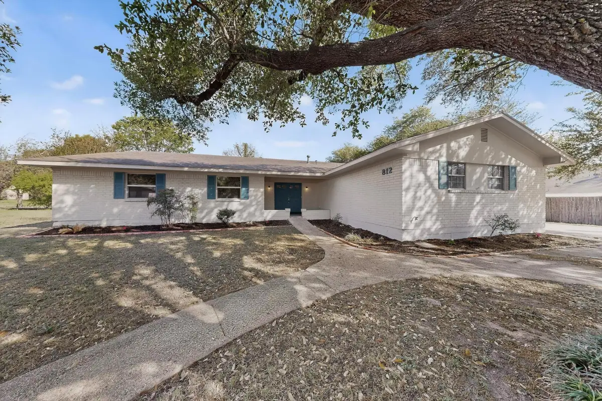 812 George St, Taylor, TX 76574 - #1