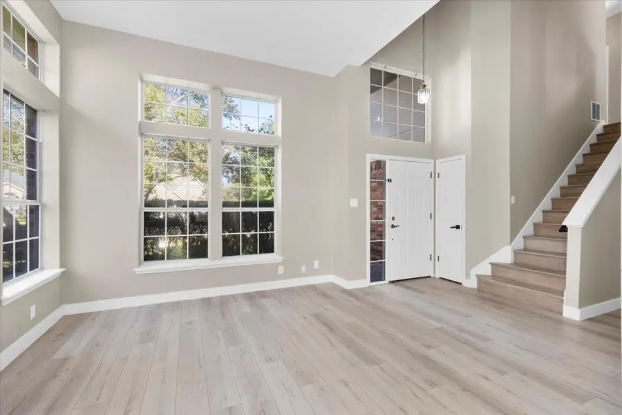 7606 Kiva Dr, Austin, TX 78749 - Image #3