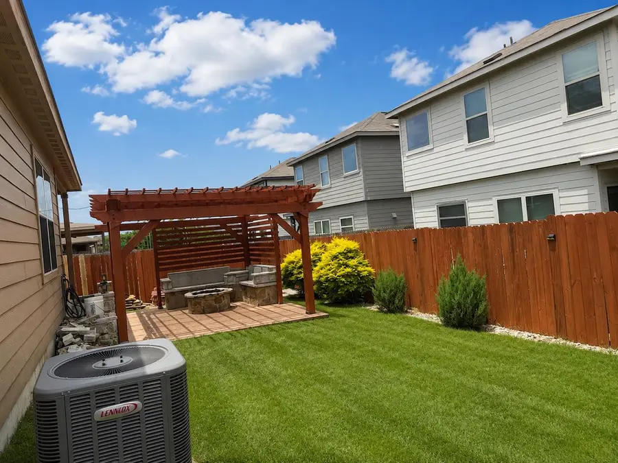 128 Robertson Ln, Jarrell, TX 76537 - #2
