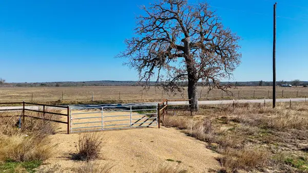 8200 Old Colony Line Rd, Dale, TX 78616