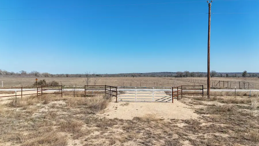 8200 Old Colony Line Rd, Dale, TX 78616 - #2