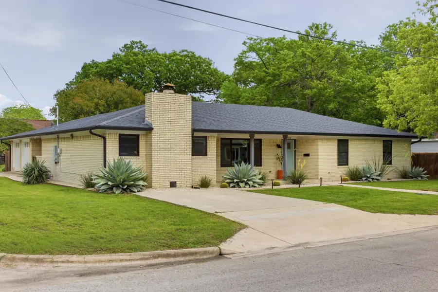 500 S Rio Grande St, Lockhart, TX 78644 - #2