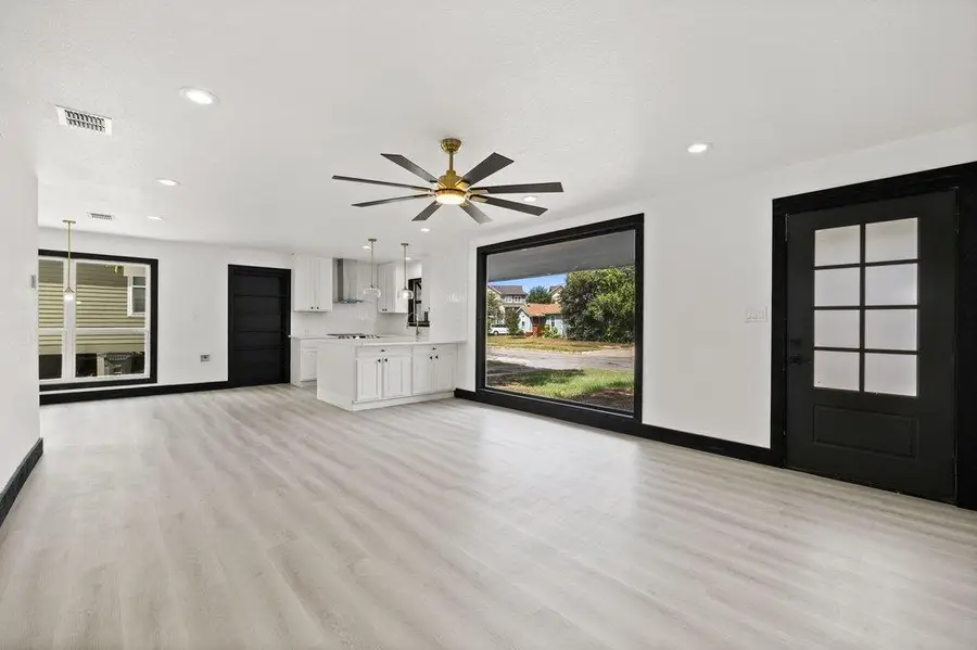 606 Barbara Dr, San Marcos, TX 78666 - #3