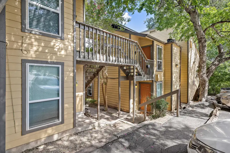 1000 W 26th St #213, Austin, TX 78705 - #2