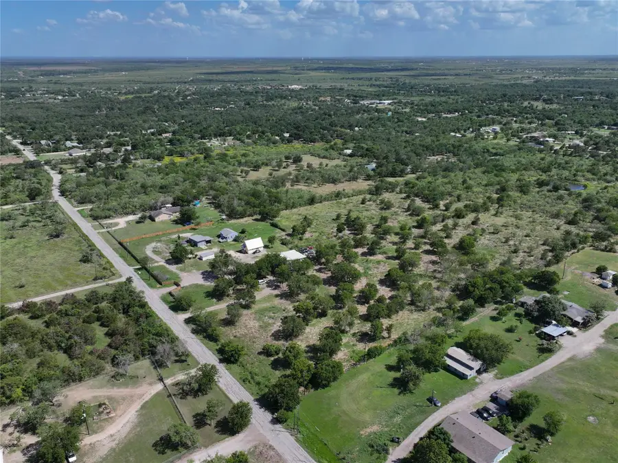 983 Longhollow Rd, Dale, TX 78616 - Image #3