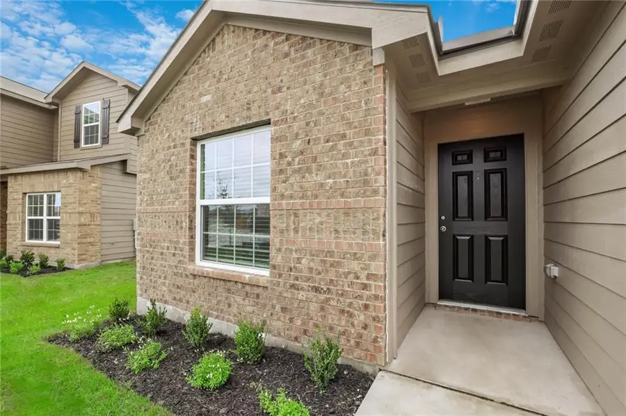 140 Allington Cir, Jarrell, TX 76537 - Image #2