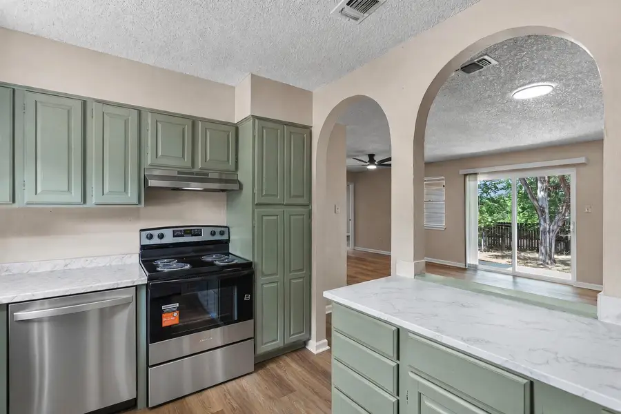 1000 Indiana St, San Marcos, TX 78666 - #2