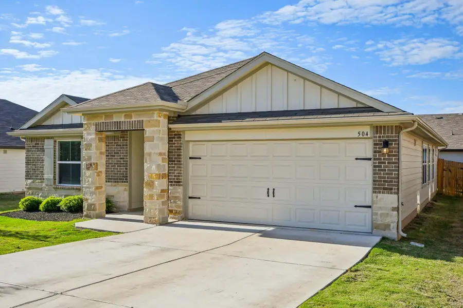 504 Elm Creek Dr, Hutto, TX 78634 - #2