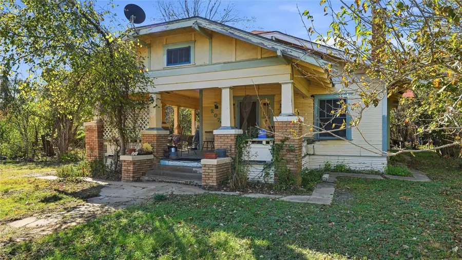 207 Main St, Hutto, TX 78634 - Image #2