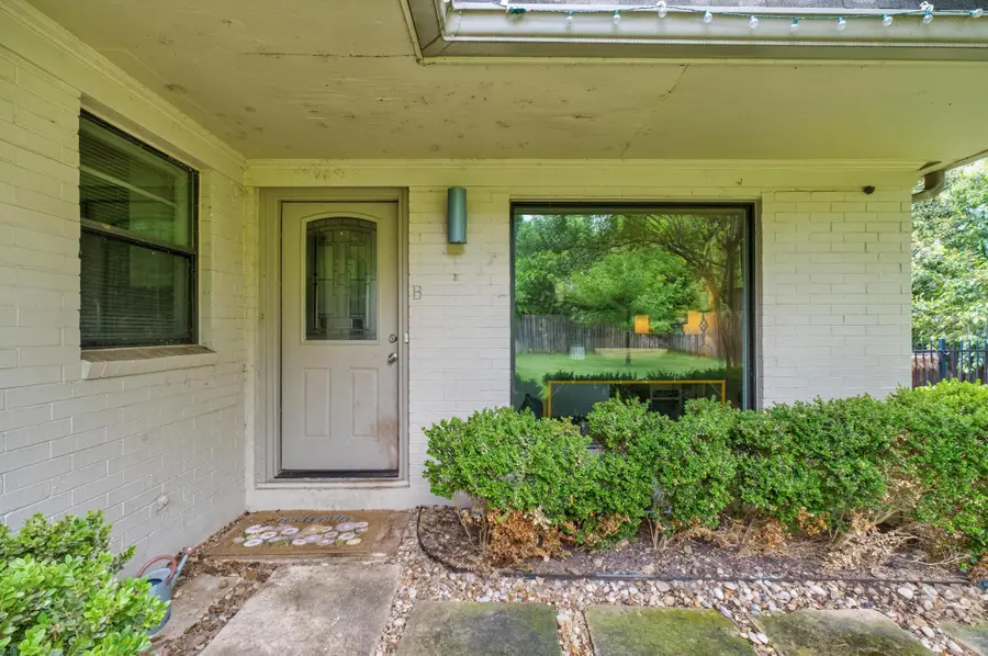 2802 Warren St #B, Austin, TX 78703 - #2