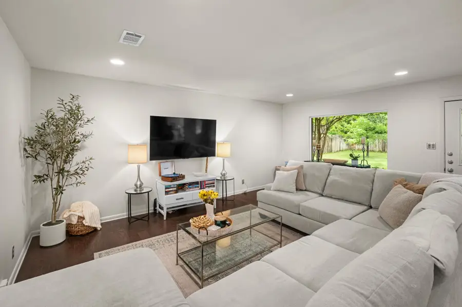 2802 Warren St #B, Austin, TX 78703 - #3