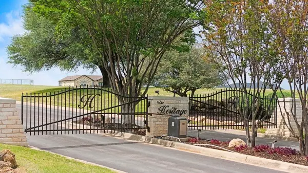 377 Heritage Loop, Hutto, TX 78634