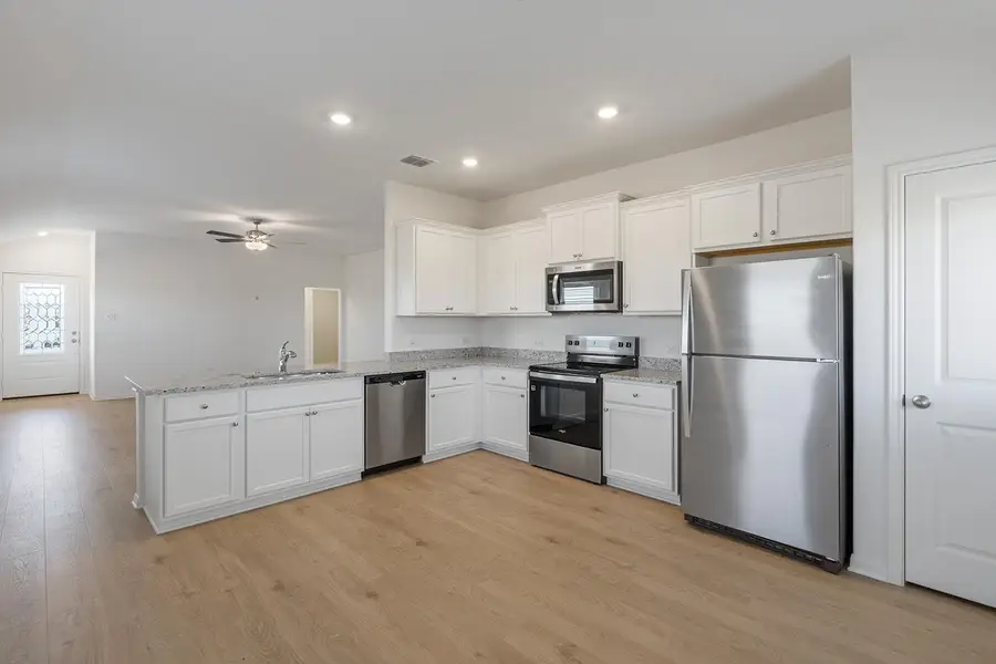 128 Paria Ct, Jarrell, TX 76537 - #2