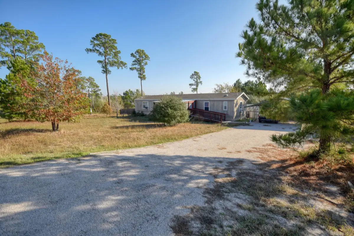 106 Lakewood Dr, Bastrop, TX 78602 - Image #1