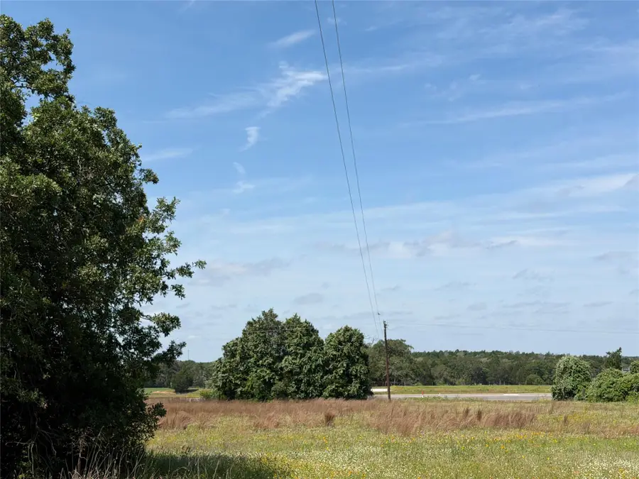 829 Old Highway 20 Highway #A, McDade, TX 78650 - #2