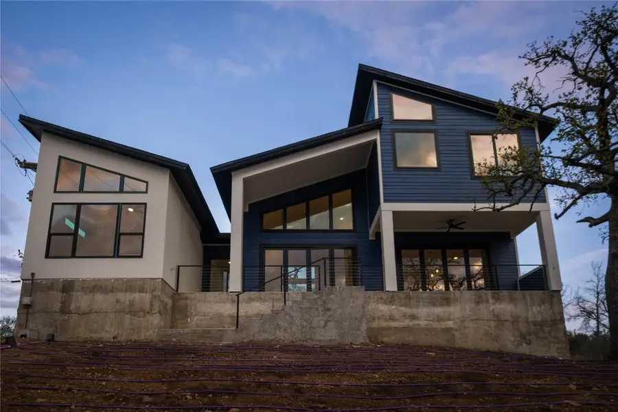 334 Lake Dr, Buchanan Dam, TX 78609 - #2