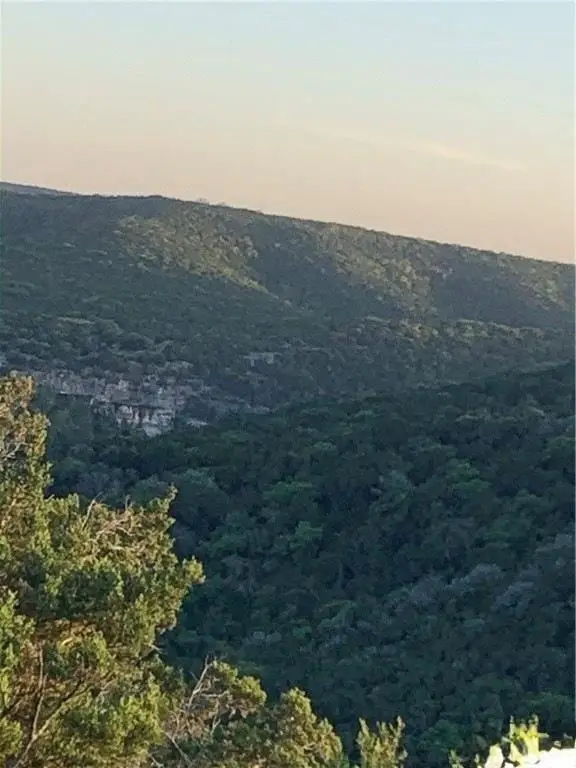 20 Winchester Rd, Leakey, TX 78873