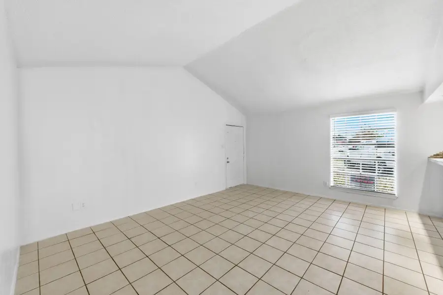 5619 Jacaranda Dr, Austin, TX 78744 - Image #3