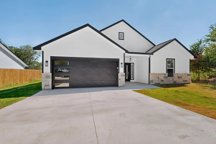 114 W Pauwela Ln, Bastrop, TX 78602 - #2