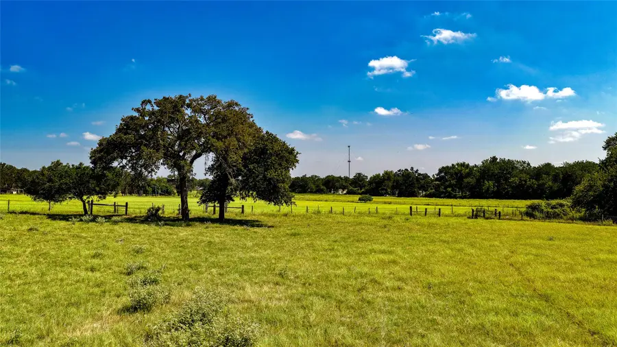 1331 E Cameron Ave, Rockdale, TX 76567 - #2