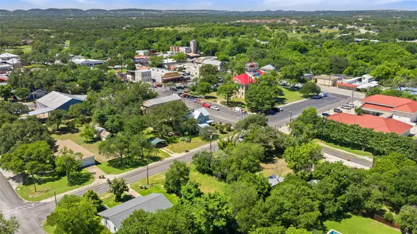 203 E Cypress St, Johnson City, TX 78636