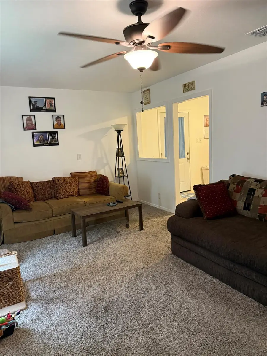 301 Lynch St, Smithville, TX 78957 - #3